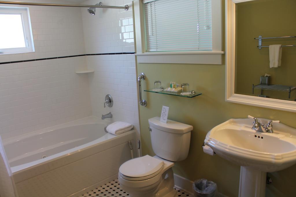 Captain'S Cottage Suites Grand Haven Kamer foto
