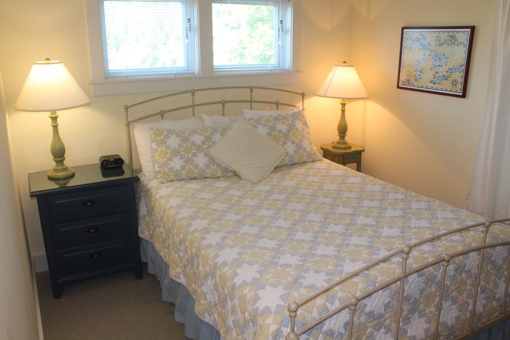Captain'S Cottage Suites Grand Haven Kamer foto