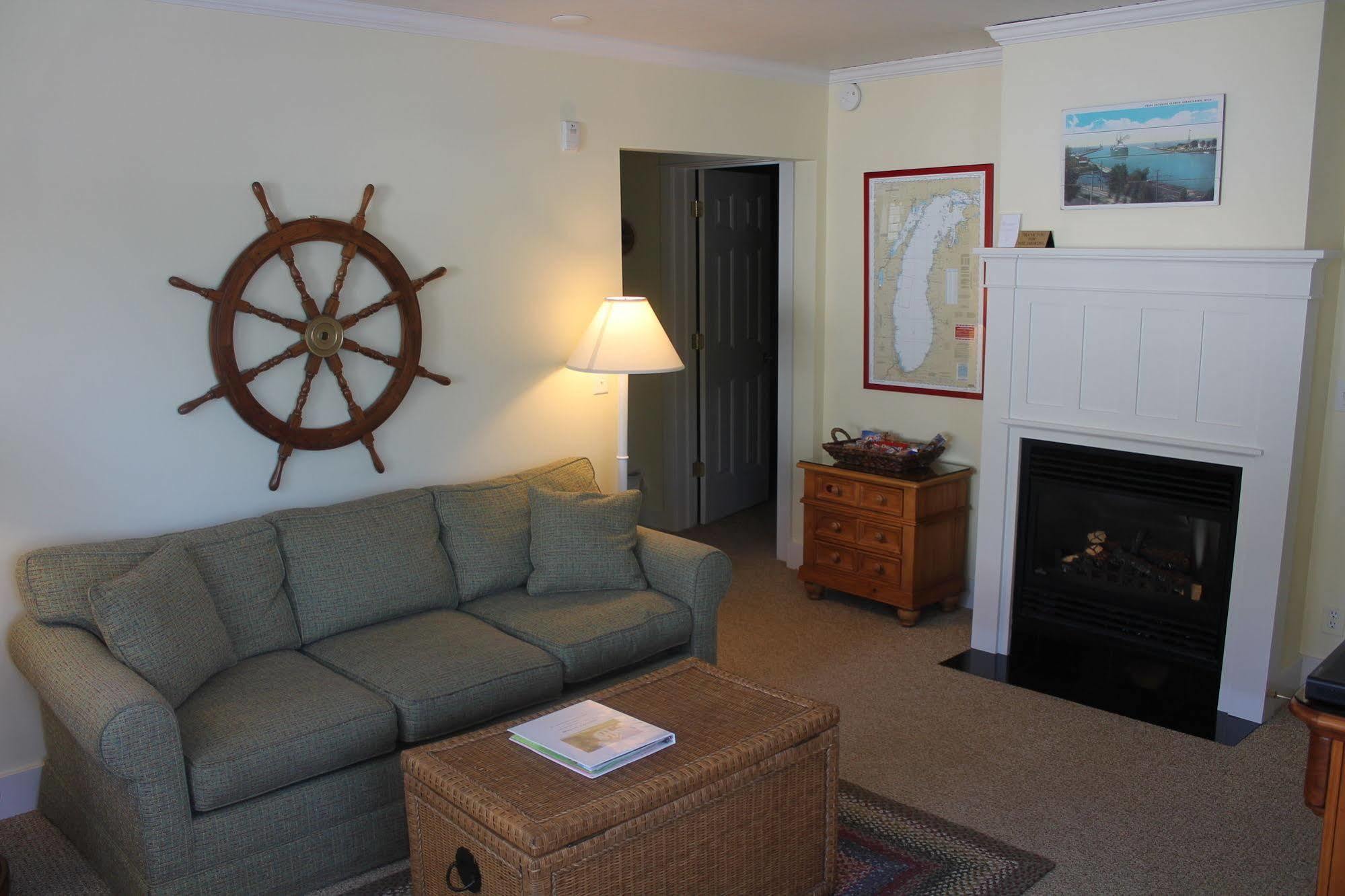 Captain'S Cottage Suites Grand Haven Buitenkant foto