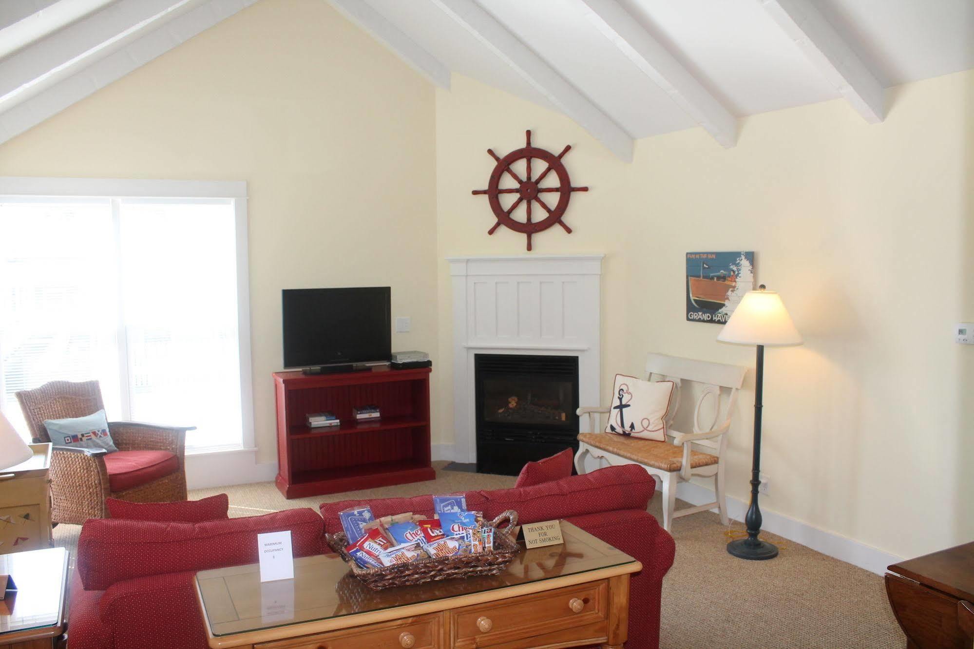 Captain'S Cottage Suites Grand Haven Buitenkant foto
