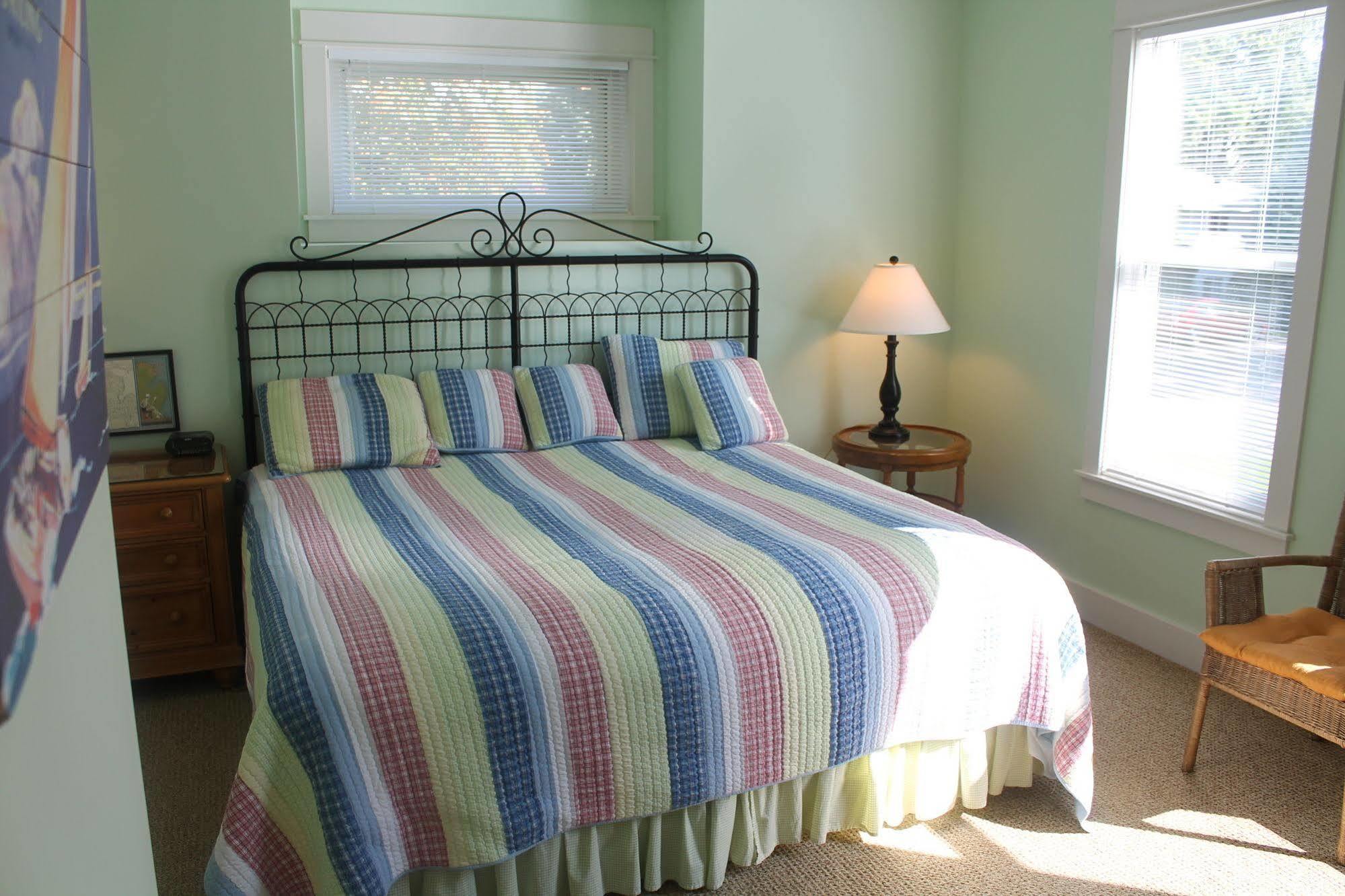 Captain'S Cottage Suites Grand Haven Buitenkant foto