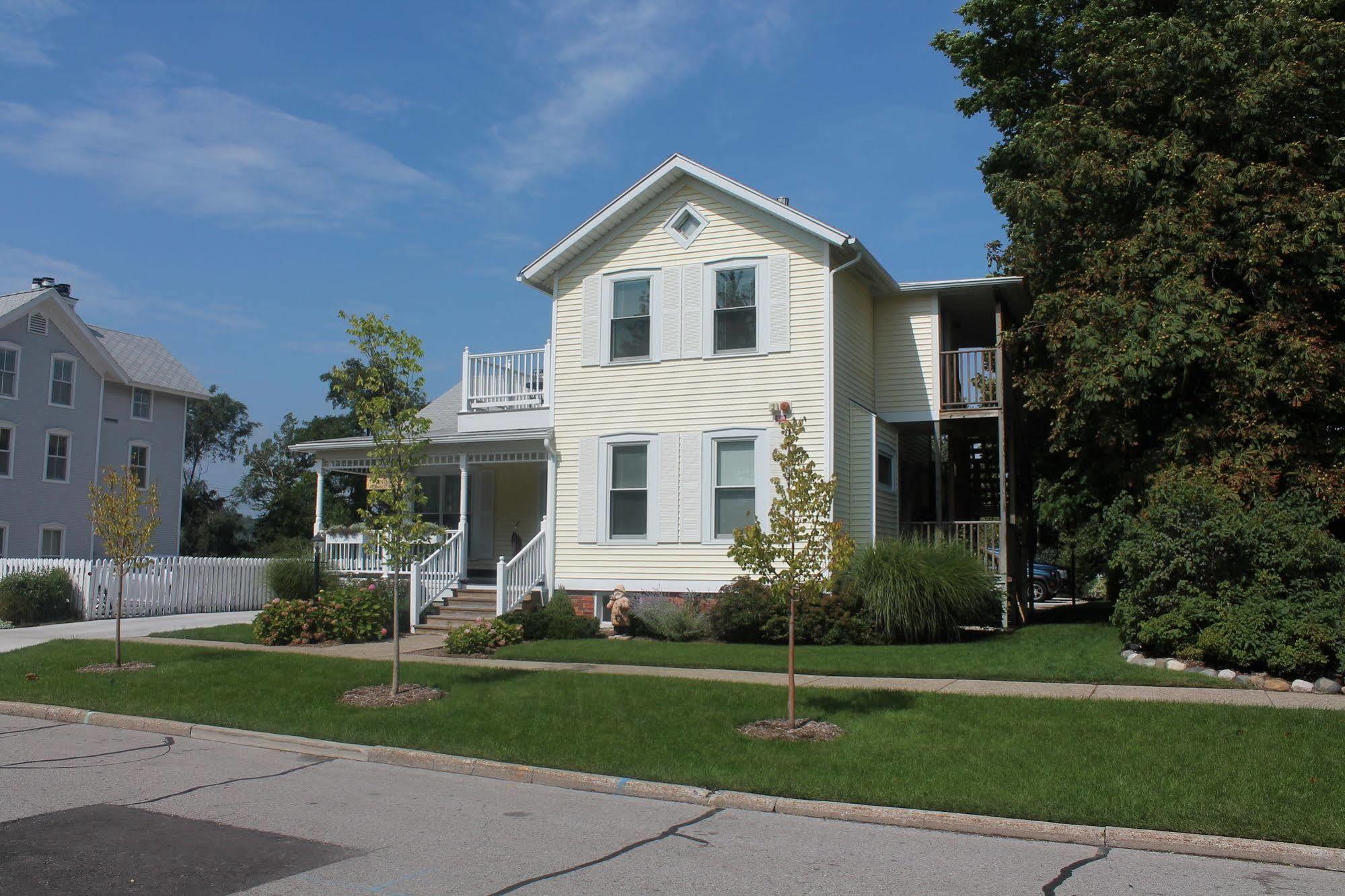 Captain'S Cottage Suites Grand Haven Buitenkant foto